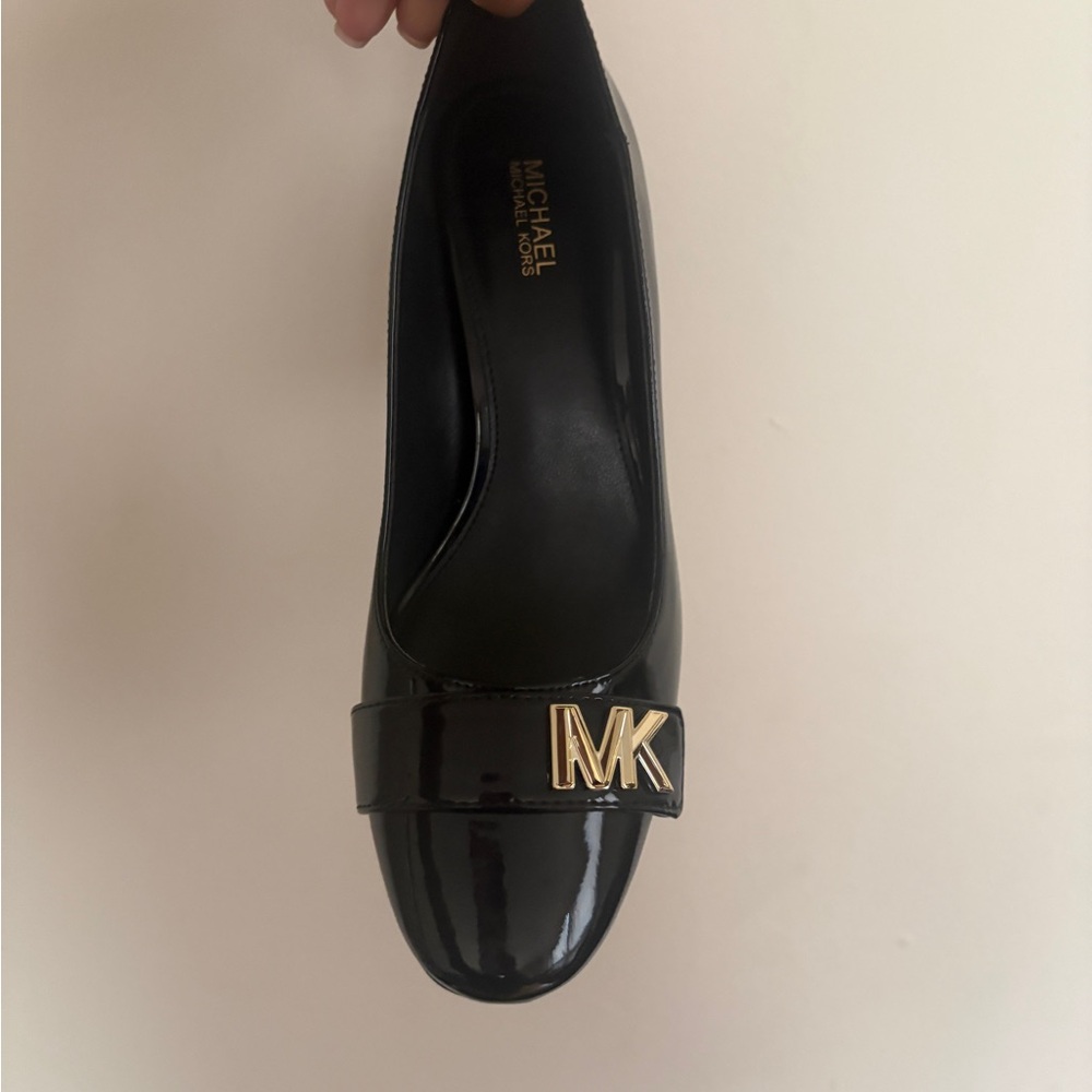 Michael Kors Black Patent Leather Pumps with Gold Logo